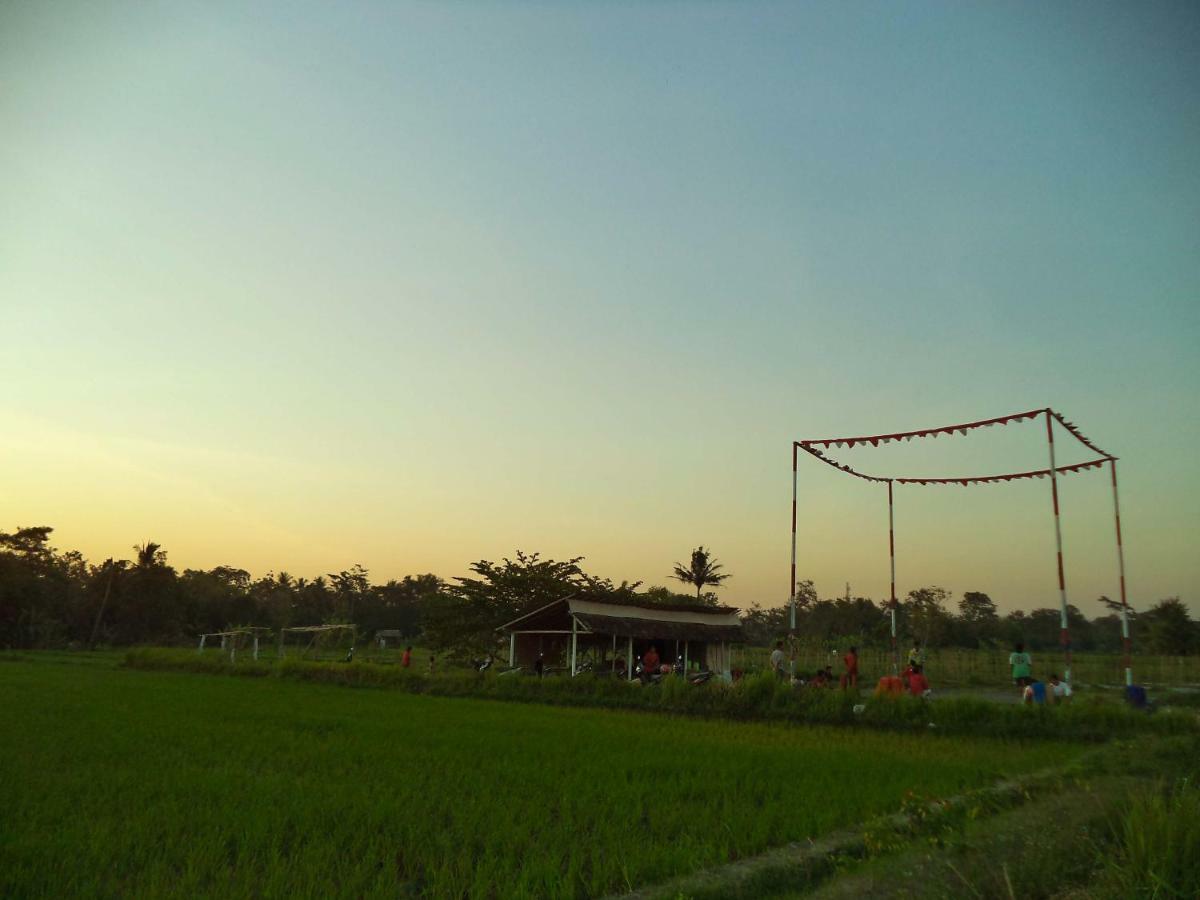 Joglo Yudhistira Villa Sleman  Exterior photo
