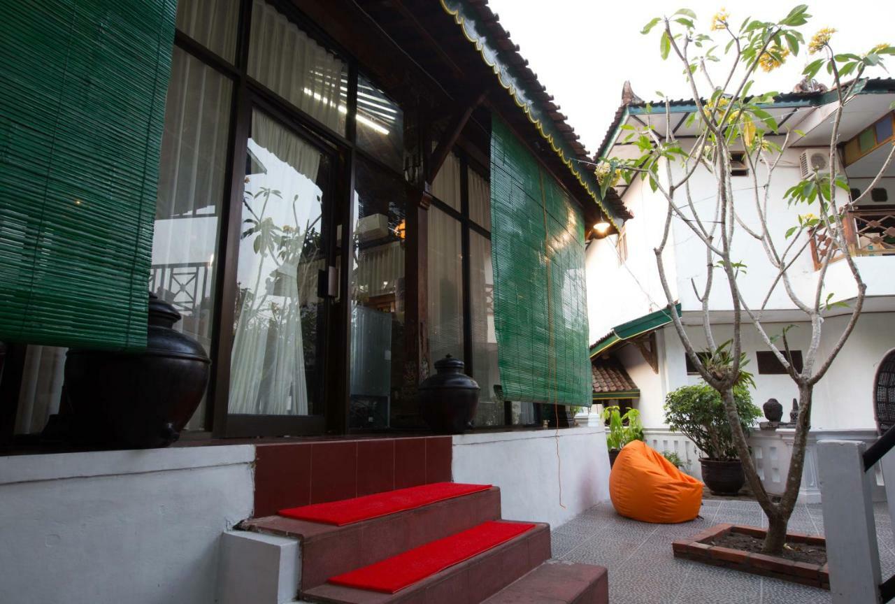 Joglo Yudhistira Villa Sleman  Exterior photo
